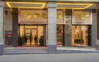 Royal Dragon Hotel Hotels near Chow Tai Fook