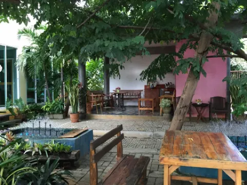 普拉塞特斯里花園飯店