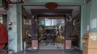 RedDoorz @ Downtown Tacloban Hotels near San Fernando Central School
