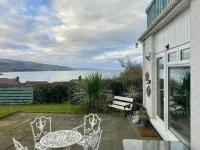 Ballygally Seaview and Garden 1 Bedroom Hideaway Hotels in 