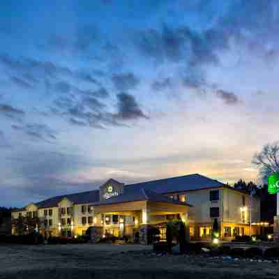 La Quinta Inn & Suites by Wyndham LaGrange / I-85 Hotel Exterior