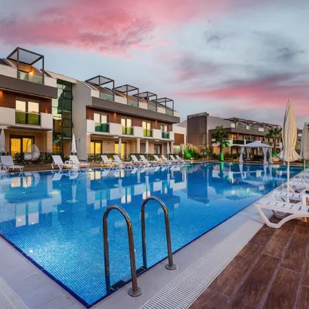 Veranda Suites Отели рядом с достопримечательностью «Пляж Кадрие»