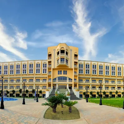 فندق هلنان دريم لاند ومركز المؤتمرات Hotels near القرية الكونية في 6 أكتوبر