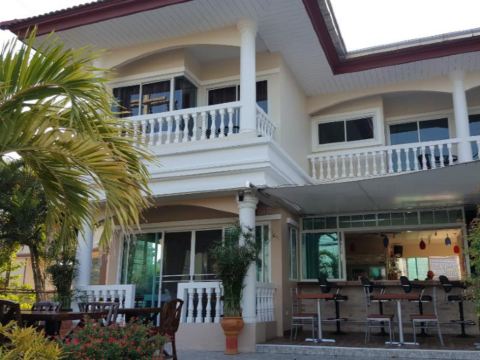 อีสต์ ชอร์ พัทยา รีสอร์ต