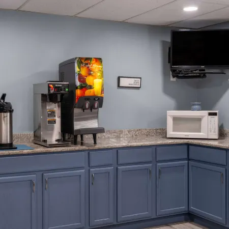 Super 8 by Wyndham Merrillville