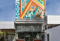 에스 로프트 마나도 Wanea 호텔