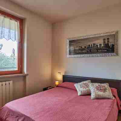 Angela Rooms
