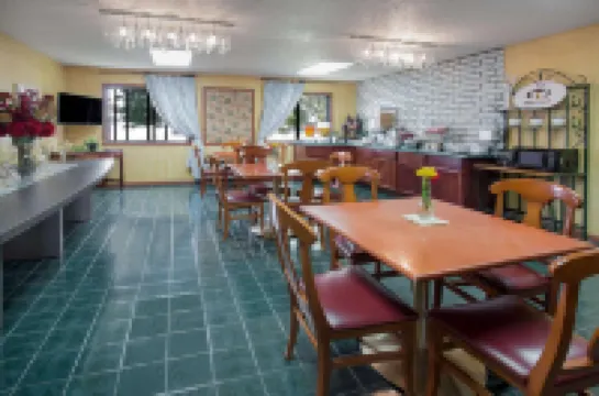 Baymont by Wyndham Oshkosh Airport