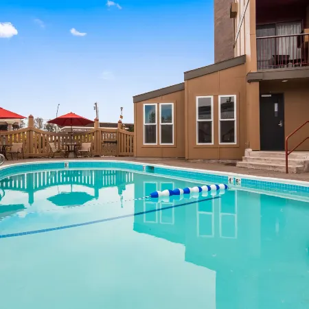 Best Western Plus Rivershore Hotel