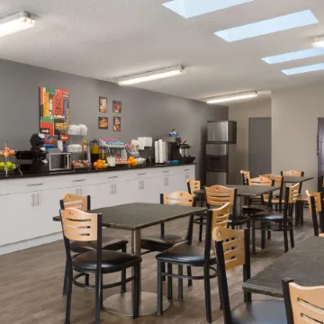 Travelodge by Wyndham Edmonton Airport