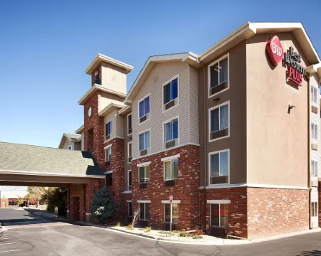 ベスト ウエスタン プラス ゲートウェイ イン & スイーツ オーロラのホテル