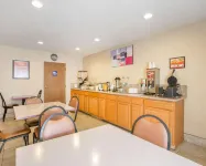Econo Lodge Inn & Suites Lodi - Wine Country Area - Morgenmad