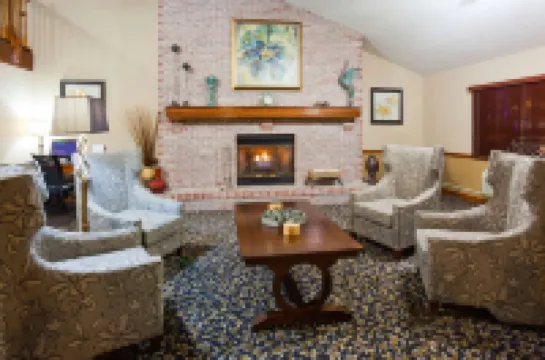 อเมริกินน์ บายวินด์แฮม สเปนเซอร์