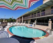 Quality Inn Troutville - Roanoke North - Pools