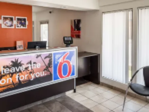 โมเทล 6 เบเกอร์สฟีลด์ แคลิฟอร์เนีย - ศูนย์จัดงานประชุม โรงแรมในเบเกอร์สฟีลด์