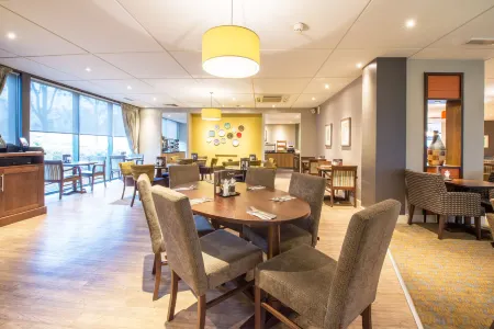 Portsmouth Port Solent Отели в г. Уотерлувилл