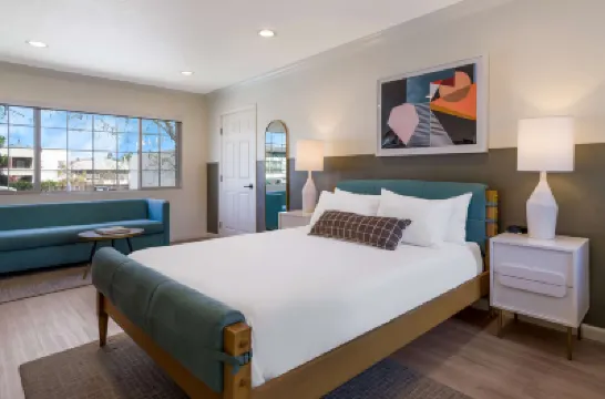 Signature Inn Oakland Hotels near University of California Botanical Garden