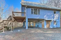 Family-Friendly Murphy Cabin w/ Deck & Fire Pit! - 3 stjerner