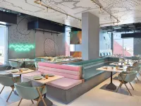 Aloft Muscat Hotels near Al Ansab Wetland