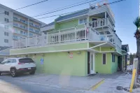 Breezy White Sands House Steps to Gulf Shore!