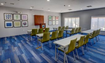 Holiday Inn Express & Suites Shelbyville Indianapolis