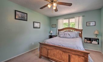 Docks + Balcony: Peaceful River Abode in Dunnellon
