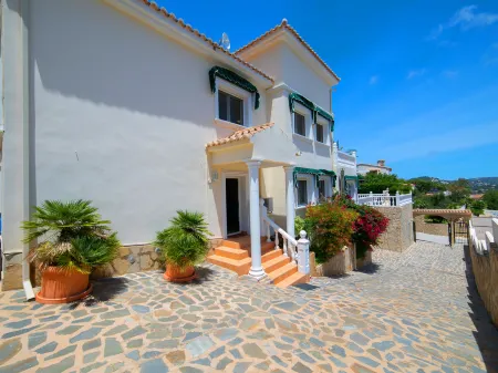 Noosa Отели в г. Кальпе