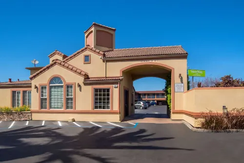 Travelodge by Wyndham San Rafael