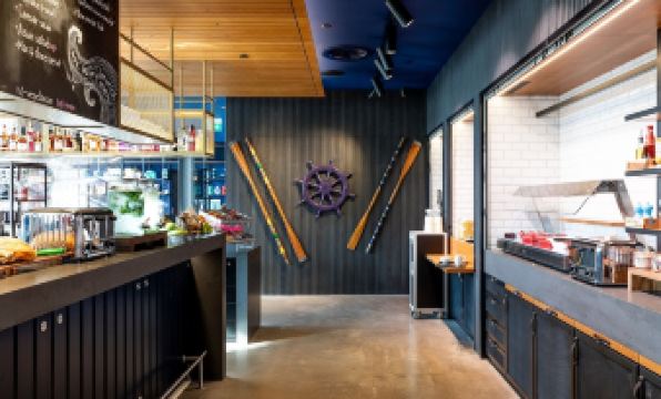 4. 목시 플리머스..