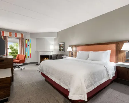 แฮมป์ตันอินน์ เควกเกอร์ทาวน์ โรงแรมในBucks County