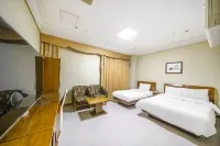 Masters Tourist Hotel