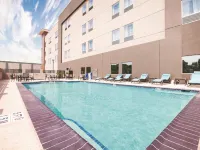 La Quinta Inn & Suites by Wyndham McAllen la Plaza Mall - プール