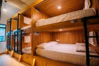 Bluewaters Pods 38 Hongkong St