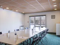 هوتل إف 1 إيني ماسي يجي