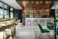 We Me Suite Hotel - bar