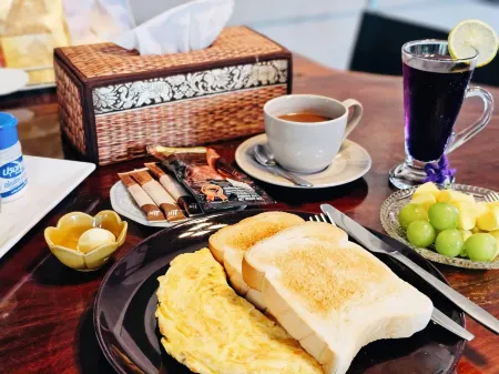 P.California Inter Hostel Отели в г. Нанг Ронг