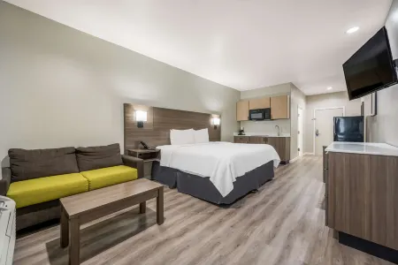 SureStay Studio by Best Western Conroe Downtown Отели в г. Конро