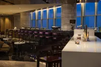 Renaissance Huizhou Hotel - ที่มีบาร์