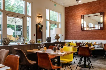 Hôtel Mercure Paris Porte de Pantin Отели рядом с достопримечательностью «Paris Event Center»