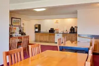 Super 8 by Wyndham Eureka - breakfast