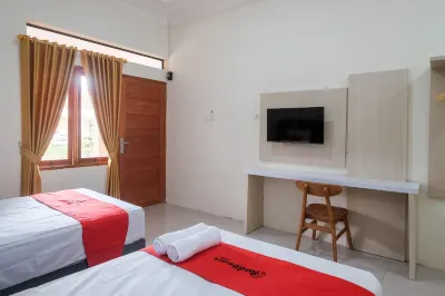 RedDoorz Plus Syariah at Hotel Indonesia Kajen Hotel a Karanganyar