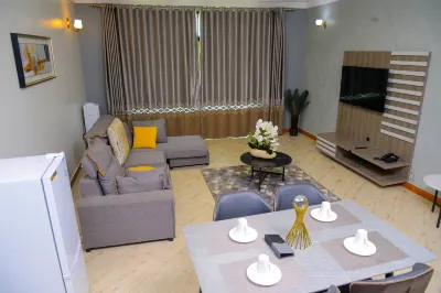 Three Bedroom Apartment Отели рядом с достопримечательностью «Лютмб Инленд Бич»