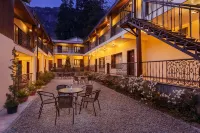 The Earls Court by Leisure Hotels Hotels near Kainchi Dham - Shri Neeb Karori Baba Ashram
