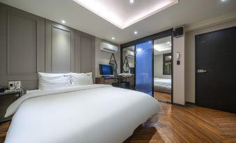 Busan Daeyeondong Hotel Smith