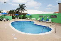 Holiday Inn Express & Suites MONTERREY AEROPUERTO by IHG - Pools