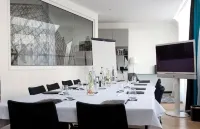 L'Empire Paris - Louvre