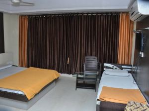 Hotel Raghav