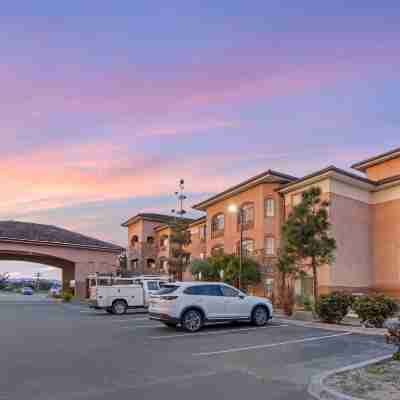 コンフォート  イン マリーナ オン ザ モントレー ベイ Hotel Exterior