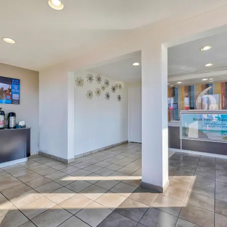 Motel 6 Anaheim, CA - Fullerton East