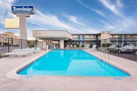 Travelodge by Wyndham Page, View of Lake Powell - piscine